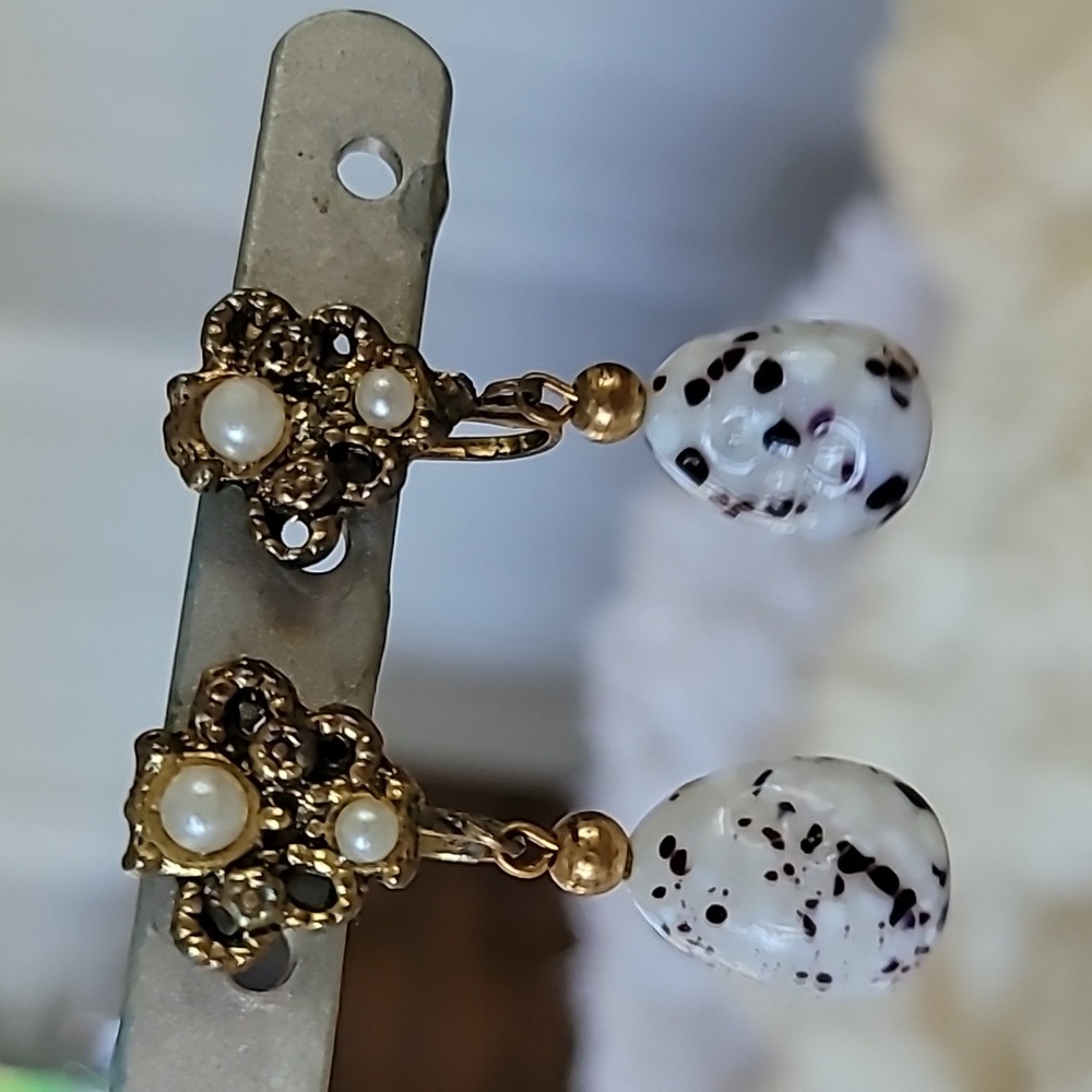 Dalmatian Spot Beige Black Dots Jasper Gld Plated screw back Earrings Art Deco